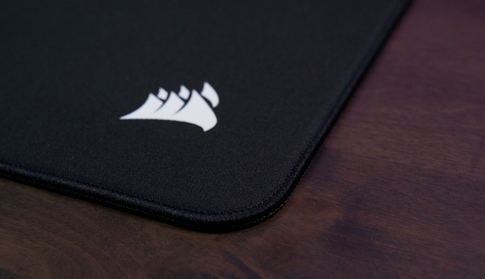 CORSAIR wprowadza na rynek rodzinę podkładek pod mysz MM nowej generacji, z podkładką MM Glass Large jako flagowym produktem